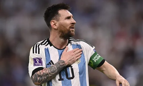Khoảnh khắc thiên tài của Messi cứu Argentina