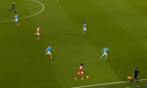 Khoảnh khắc trước Arsenal củng cố sự điên rồ của Pep Guardiola