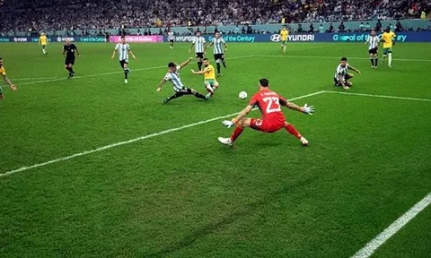 Khoảnh khắc vàng Argentina: Sao MU, Lisandro Martinez cứu thua ngoạn mục