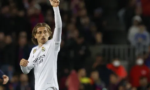 Không phải Benzema, Modric mới là cái tên đáng sợ nhất với Chelsea