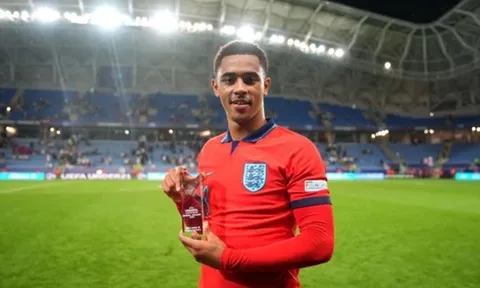 Scholes ngạc nhiên vì tài năng bị ngó lơ tại Premier League