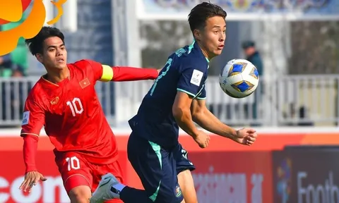 Khuất Văn Khang: 'Bất ngờ trước CĐV Việt Nam ở Uzbekistan'
