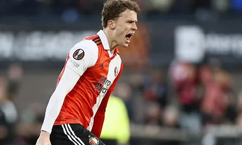 Khủng hoảng chấn thương, Real tranh mua tiền vệ Hà Lan với Barca