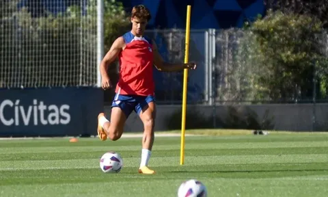 Khuôn mặt cau có của Joao Felix