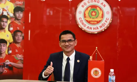 Kiatisuk lên tiếng chuyện chiêu mộ Chanathip, Theerathon cho CAHN
