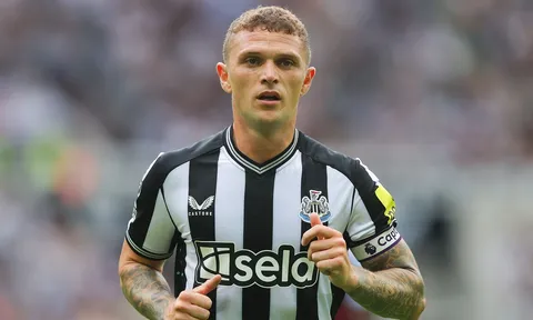 Newcastle ra giá bán Trippier