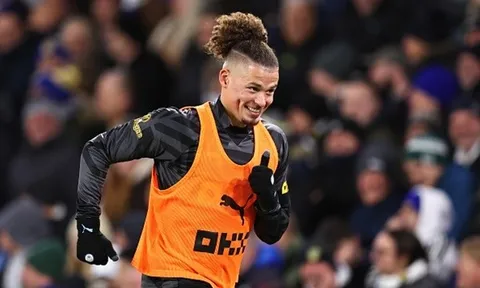 Pep Guardiola: Kalvin Phillips có thân hình thật gợi cảm