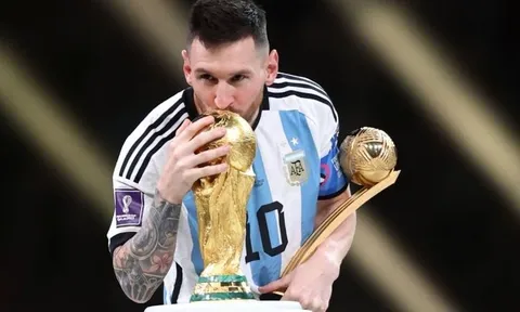 Joe Cole nêu tên huyền thoại duy nhất có thể xếp ngang hàng Messi