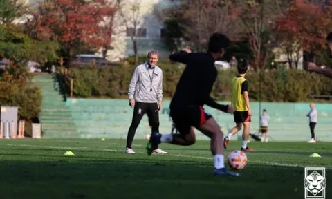 Báo Đức tiết lộ lý do HLV Klinsmann từ chối sống ở Hàn Quốc