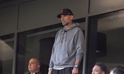 Klopp bộc lộ 50 sắc thái trên khán đài