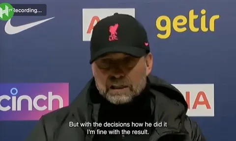 Klopp: "Chân cậu ấy sẽ gãy"