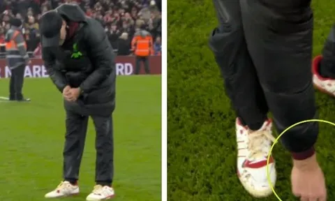 Klopp đánh rơi nhẫn cưới khi ăn mừng chiến thắng