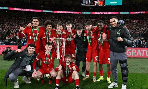 Klopp: “Họ thật điên rồ”