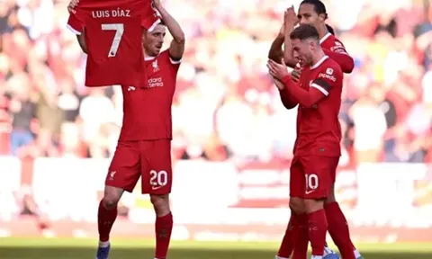 Klopp phá vỡ im lặng về Diaz
