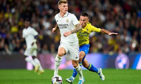 Kroos lập siêu phẩm, Real rút ngắn khoảng cách với Barca