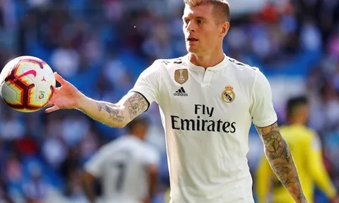 Kroos ra thời hạn cho Real Madrid