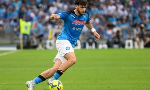 Premier League đón cú sốc Kvaratskhelia