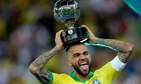 Kỳ World Cup đặc biệt của Alves