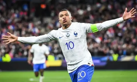 "Kylian Mbappe thật phi thường"