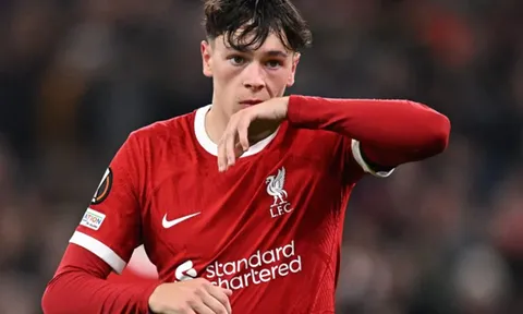 Joe Cole trầm trồ trước sao trẻ Liverpool