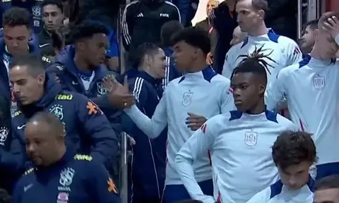Tương lai của El Clasico trong 1 bức ảnh