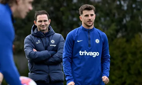 Sao Chelsea từ chối gia hạn, Liverpool tăng tốc