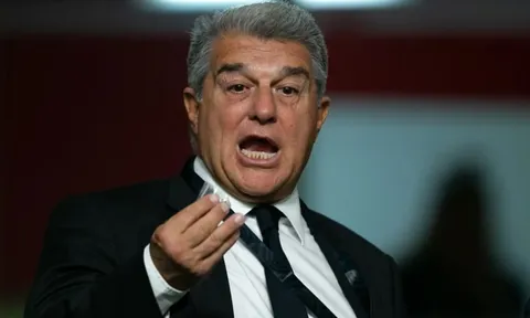 Laporta nói thẳng 8 sao Barca nhận đề nghị hỏi mua