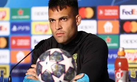 Lautaro Martinez thờ ơ với Alvarez trước chung kết Champions League