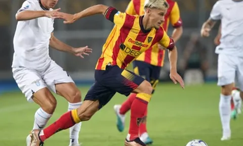 Lazio thất kinh với 'cỗ máy rê bóng' lạ hoắc