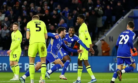 Quá bá đạo! Leicester City cho đối thủ 'hít khói' 10 điểm
