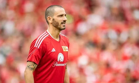 Không tới được Roma, Bonucci vẫn có bến đỗ khác