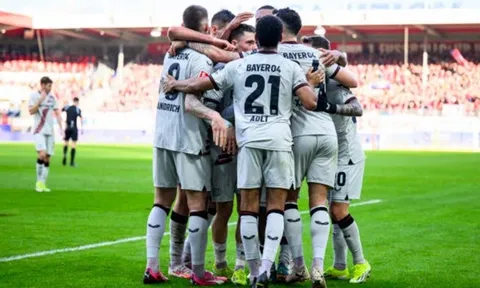 Leverkusen hơn Bayern 8 điểm; Sancho "tàng hình" ngày Dortmund sẩy chân