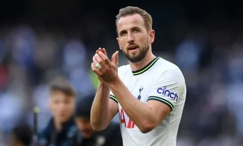 Levy tuyên bố về Kane khiến Man Utd chết lặng