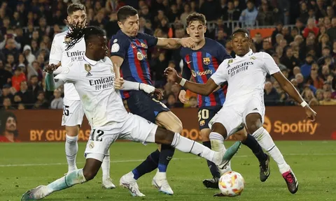 Lewandowski chưa xứng đáng với 45 triệu euro
