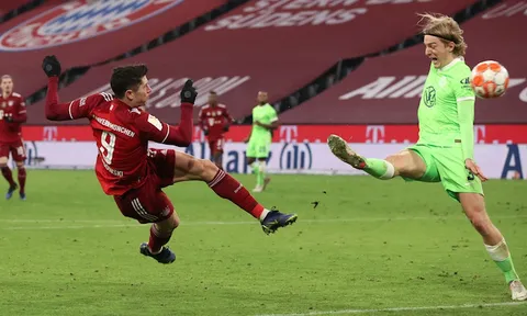 Lewandowski phá kỷ lục ghi bàn tại Bundesliga