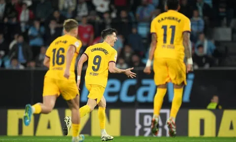 Lewandowski tỏa sáng, Barca thắng nghẹt thở phút chót