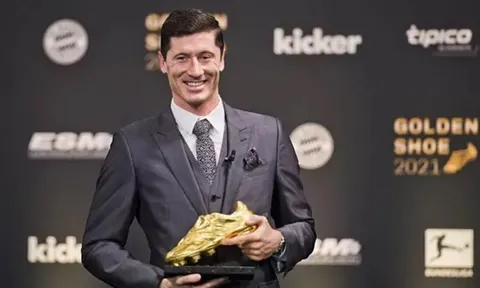 Lewandowski trả lời câu hỏi liệu bóng đá hay định mệnh có nợ 1 QBV hay không