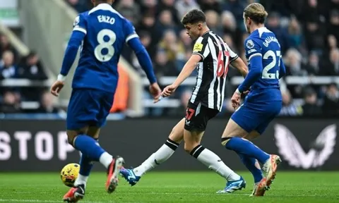 Lewis Miley - cầu thủ trẻ nhất ra mắt Newcastle là ai?