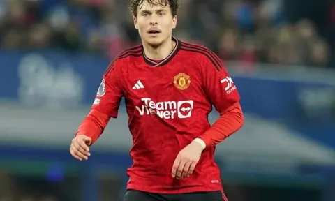 Sao Man Utd 'chê' bến đỗ Ả Rập Saudi