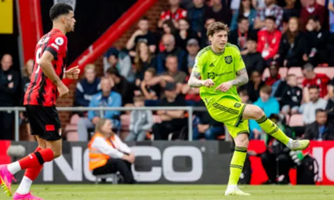 Được Ten Hag tin tưởng, trung vệ bắt đầu đàm phán với Man Utd