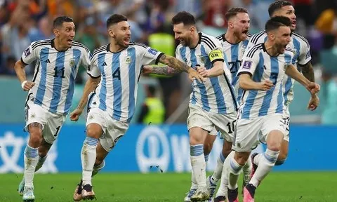 Lionel Messi giận dữ yêu cầu FIFA loại bỏ Antonio Mateu Lahoz