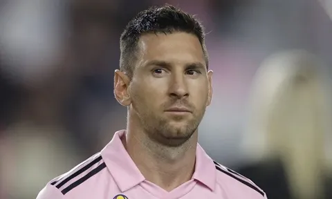 Messi suýt quay trở lại Barcelona
