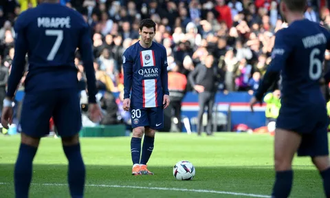 'PSG hãy giữ tiền mua 3 cầu thủ thay vì gia hạn với Messi'