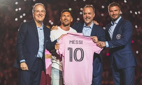 Lionel Messi ra mắt hoành tráng màu áo mới Inter Miami