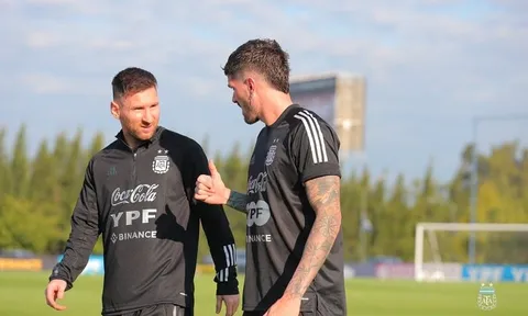 Lời hứa của Messi với 'vệ sĩ' De Paul