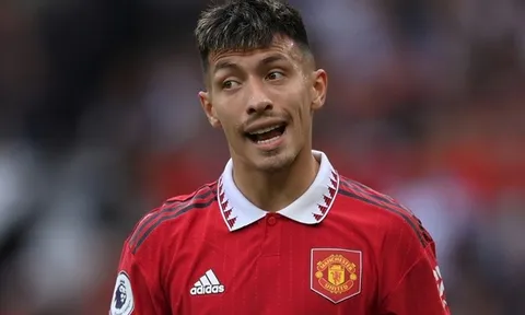Shaw: "Có rất nhiều câu hỏi về chiều cao của Lisandro Martinez"