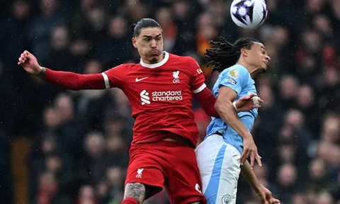 Bản lĩnh nhà vua giúp Man City đứng vững tại Anfield