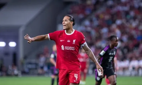 Liverpool bất an vì hàng thủ