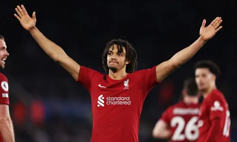 Liverpool chiến thắng, Carragher ca ngợi 1 cái tên