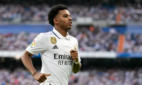 Liverpool chưa từ bỏ tham vọng với trụ cột Real